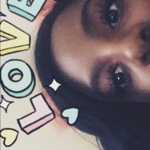 Meet your Posher, Adjoa